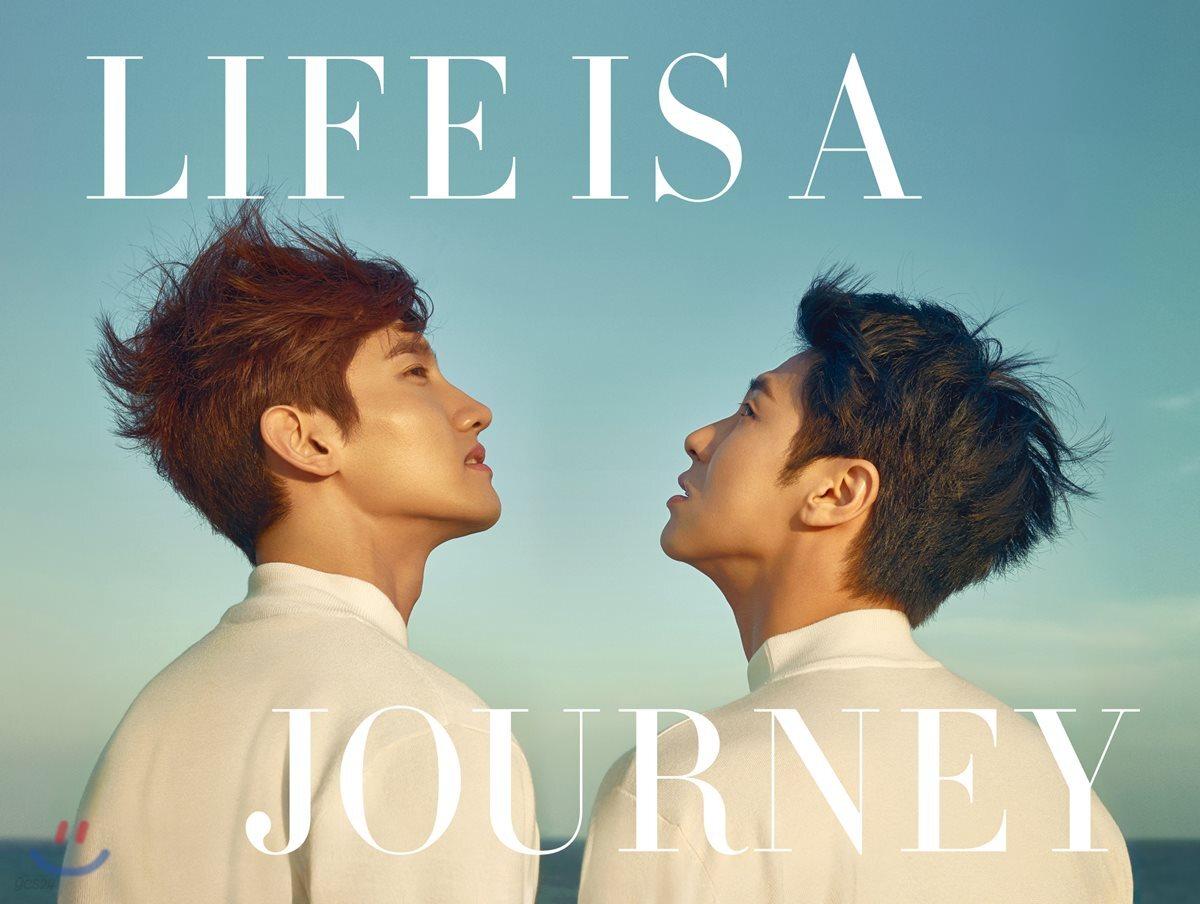 

TVXQ! - LIFE IS A JOURNEY [Photo Book]