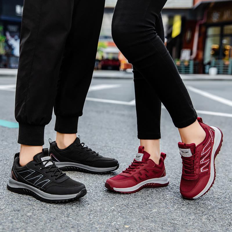 New men's and women's same walking shoes spring and autumn mesh breathable cold sticky strong soft sole middle-aged and elderly casual sports shoes