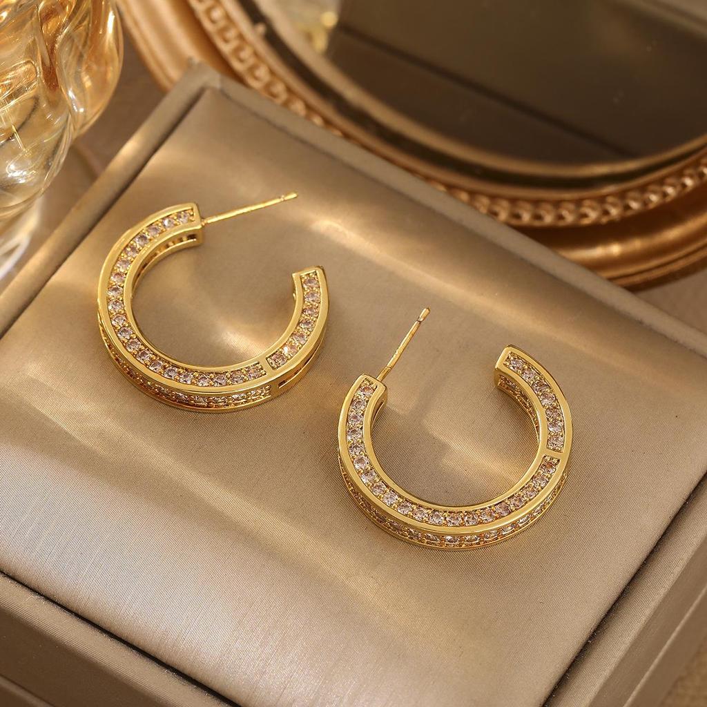 Elegant Zircon Circle S925 Silver Needle Earrings - Trendy, Fashionable, and Sophisticated Ear Cuffs for a Luxurious Feel