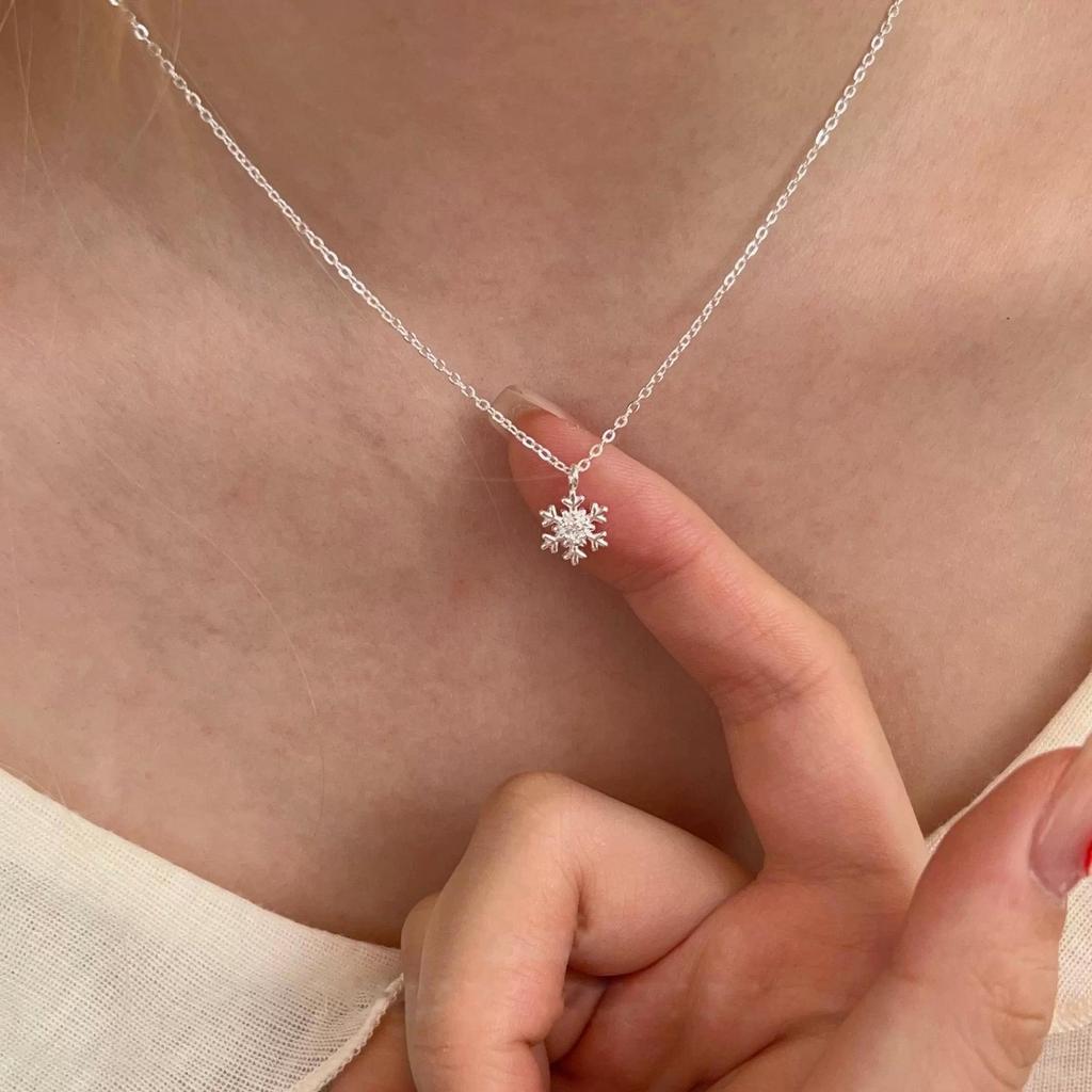 שרשרת פתית שלג לייט לוקסורי - עיצוב קוריאני אלגנטי לנשים