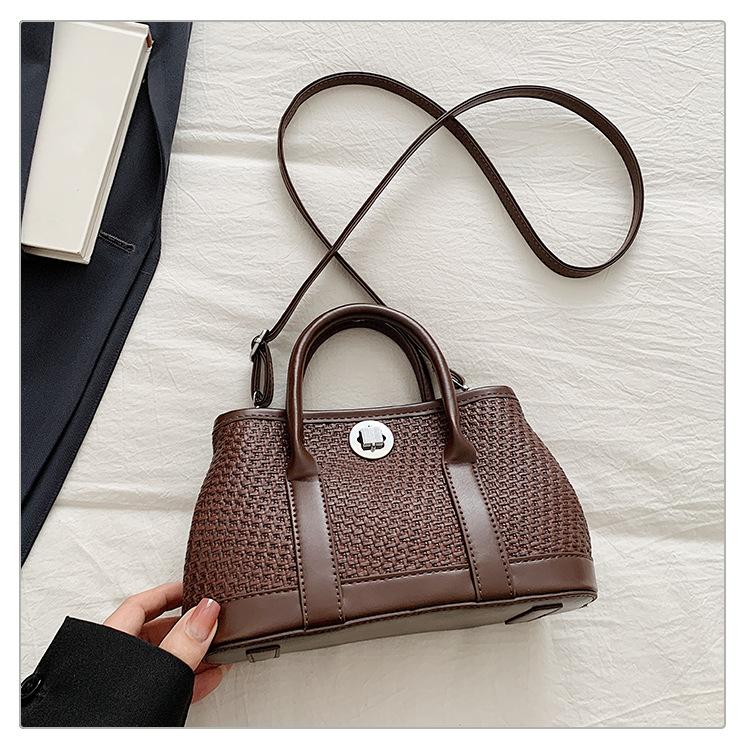 Contrasting color splicing woven handbag women's 2025 summer new retro messenger bag Korean niche design bucket bag