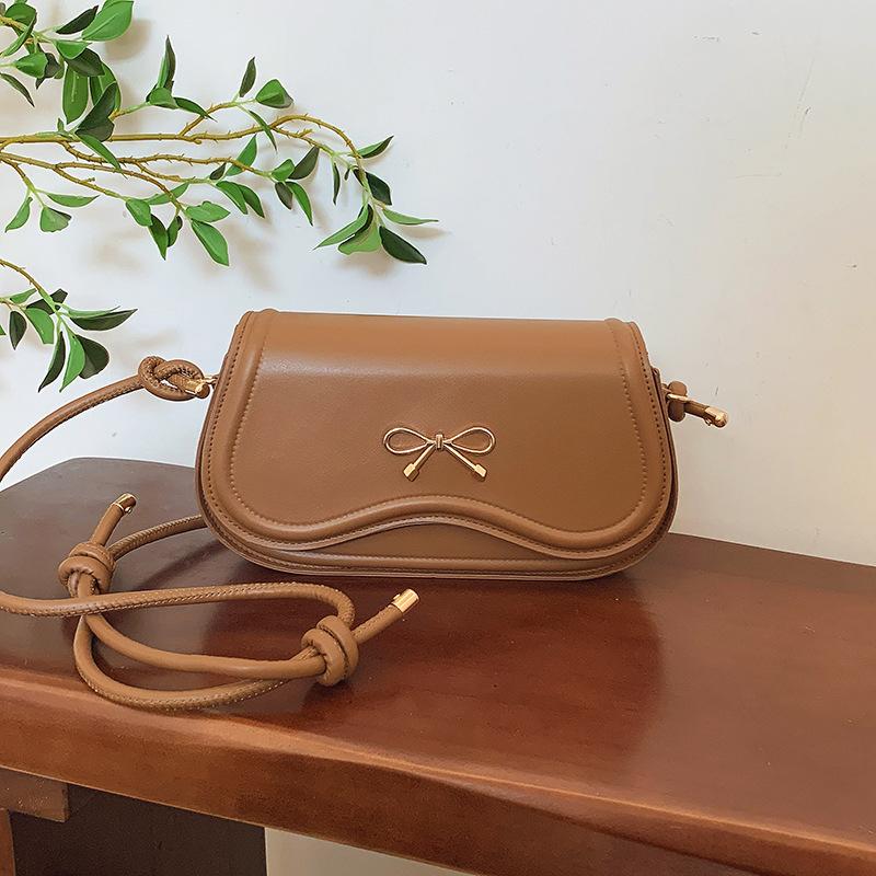 Korean niche underarm bag women's 2025 new trendy fashion portable small square bag niche design foreign style messenger bag