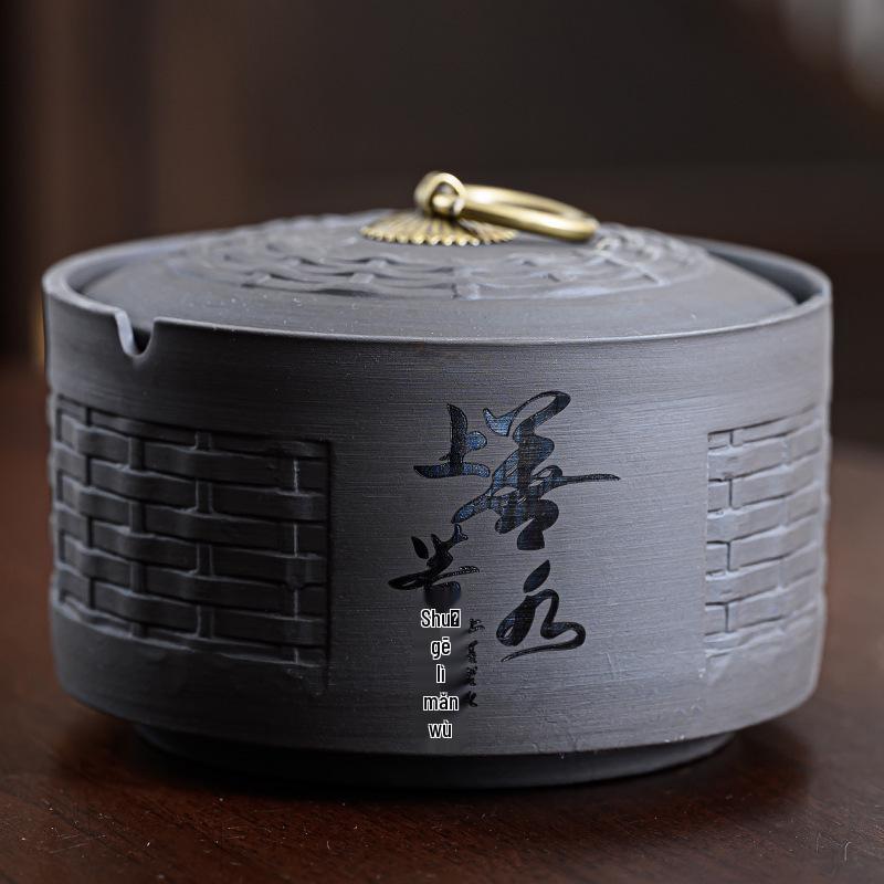 Zisha Ceramic Ashtray with Lid: Medium, Fly-Proof, Retro Home & Office Decor for Extinguishing Cigarettes.