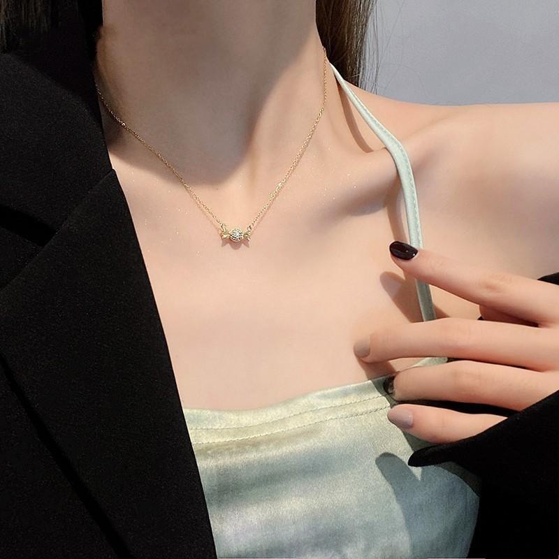 Tide Diamond Bow Necklace, Femininity Niche Design, High-End Light Luxury Collarbone Chain, Girlfriend Pendant.