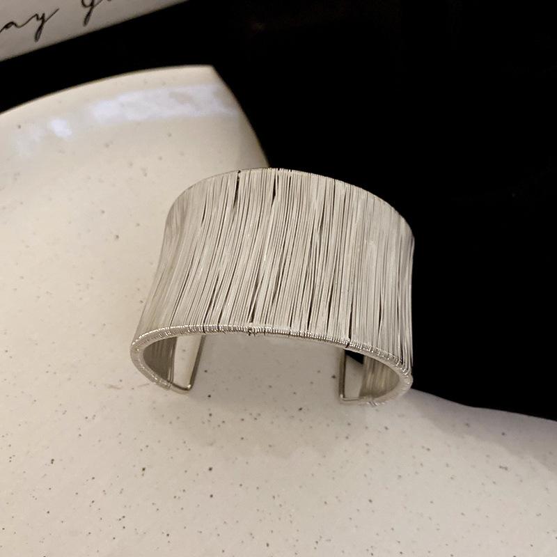 Minimalist Metal Grid Bracelet - European & American Fashion Niche, High-end Style Hand Jewelry