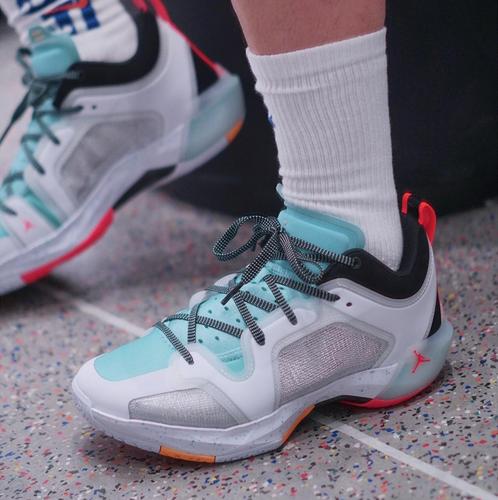 Air Jordan Guo Ailun X Air Jordan 37 Low PF Silver Island Green FB8486-130