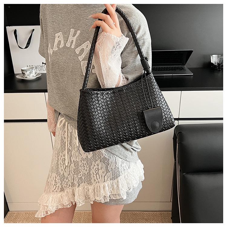 

Korean-Style Retro Versatile Shoulder Bag for Women - 2025 Summer Collection чорний