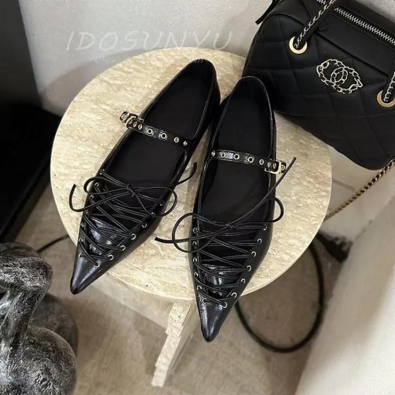 

Fashion Women s Flat Sandals Pointed Toe Weaving Hollow Leaking Heel Shoes Women Dress Daily Summer French Temperament Designer Sandals 35