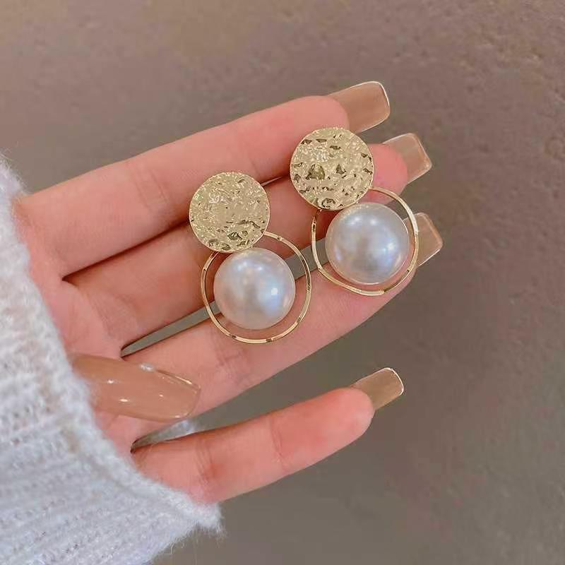 Pendientes de Botón de Perla de Alta Gama - Elegante Diseño de Nicho para Mujer