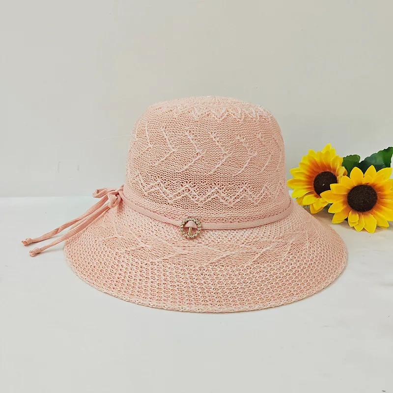 

Summer Sun Hat for Women, Breathable Wide Brim Beach Cap for Mom, Grandma – Lightweight UV Protection one size fits all яскраво-червоний