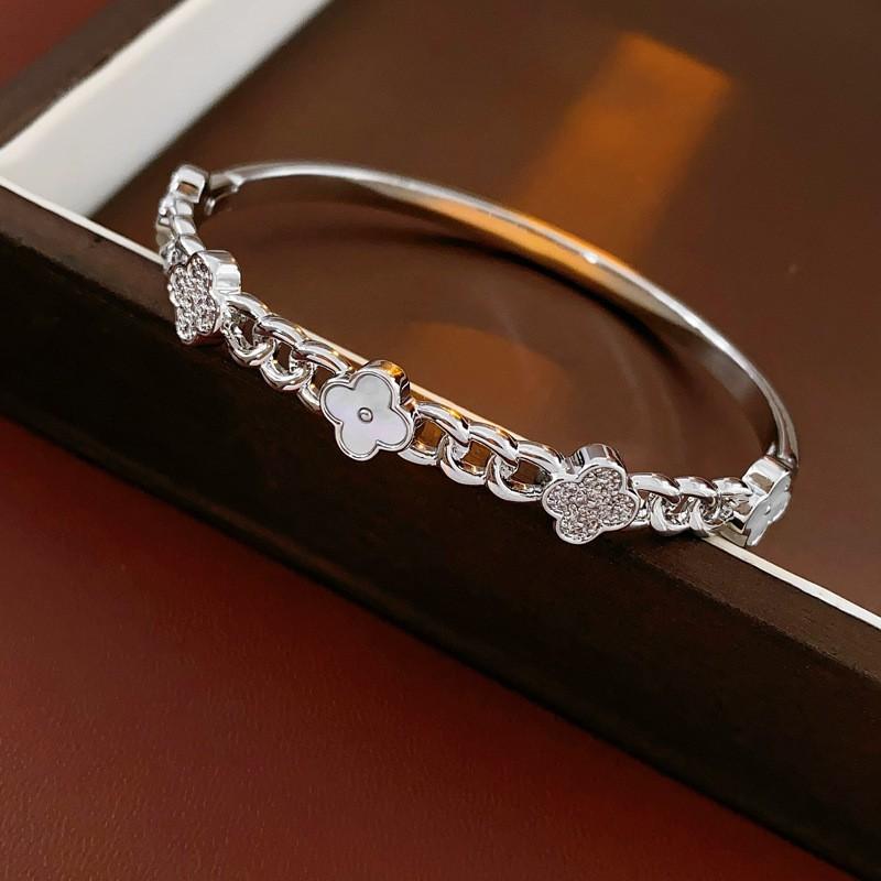 Elegant Floral Zircon Chain Bracelet Women Gold Plated Copper Alloy Stylish Daily Wear Office Casual Outfits