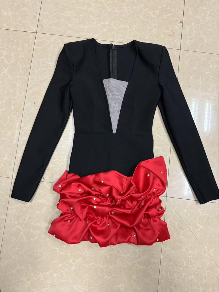 2025 Elegant European & American V-Neck Ruffle Long Sleeve Slimming Bandage Dress