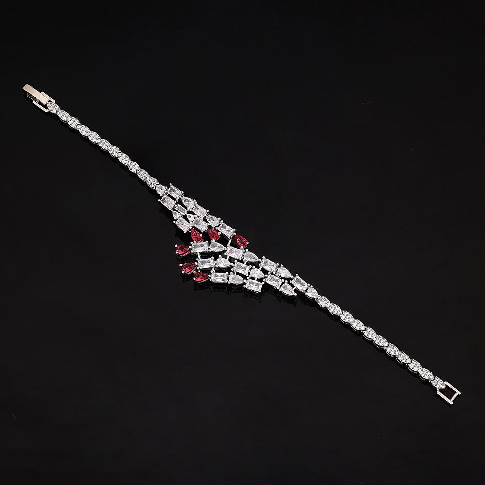 Luxus Rubinpendant-Ketten- und Ohrring-Set - 4-teiliges Hochzeits- und Abendaccessoire-Set