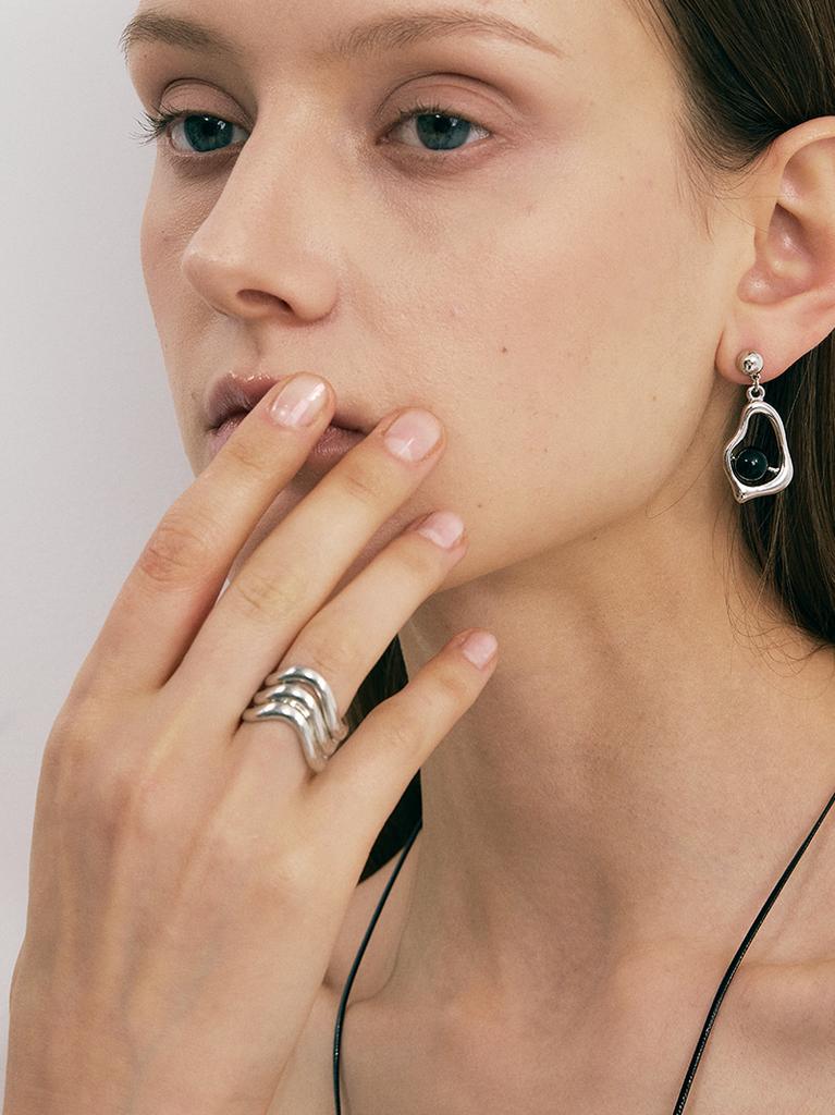 Sosoo Layered Bold Wave Ring