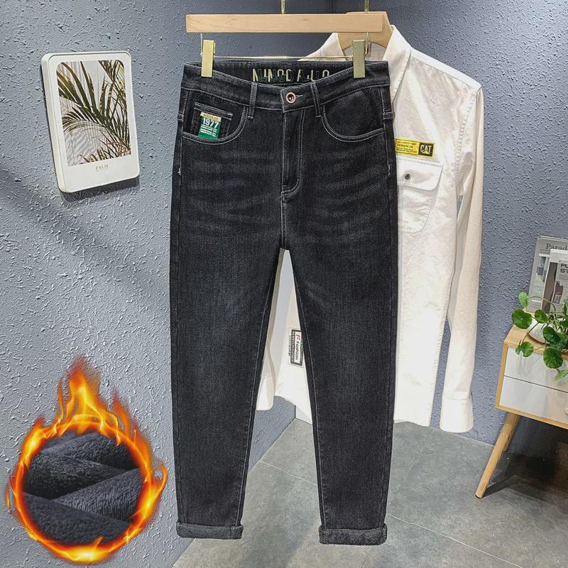 Men's Winter Velvet-Lined Elastic Straight Jeans – Cold-Resistant and Comfortable.