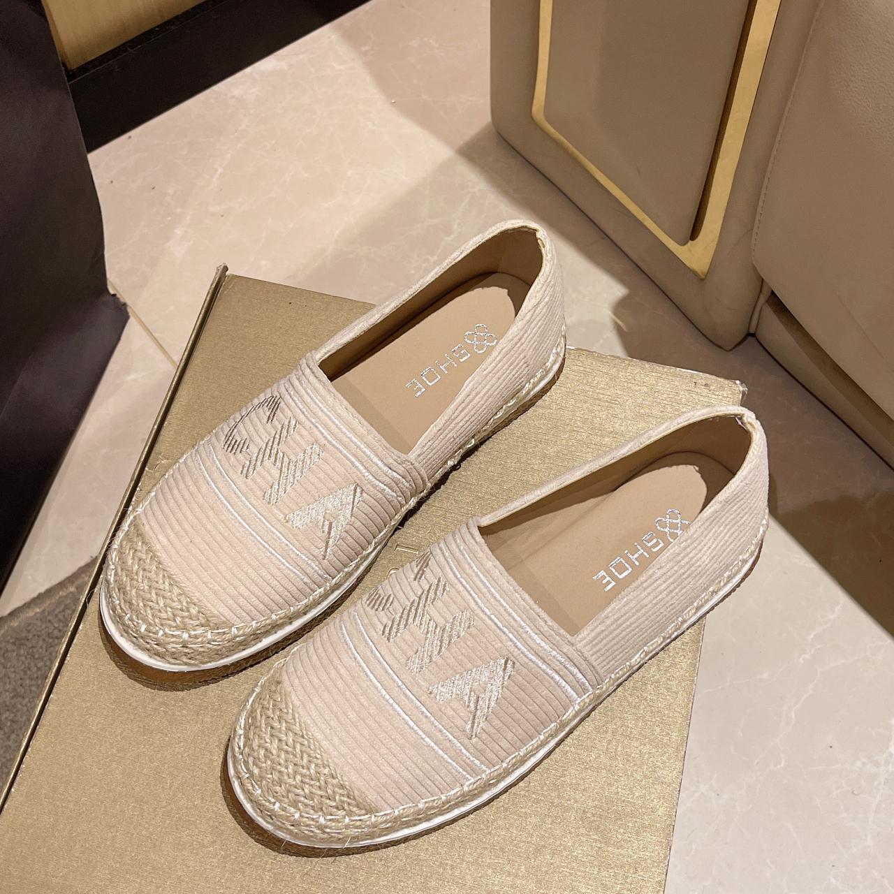 

Женские летние кроссовки слипоны на плоской подошве Женские повседневные лоферы Обувь для ходьбы Женские уличные сетчатые кроссовки на мягкой подошве 35 бежевый