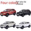 Modello di auto giocattolo in lega Volkswagen Tiguan L in scala 1/32 con meccanismo pull-back, suono, luce e sei porte - Veicolo fuoristrada imballato.
