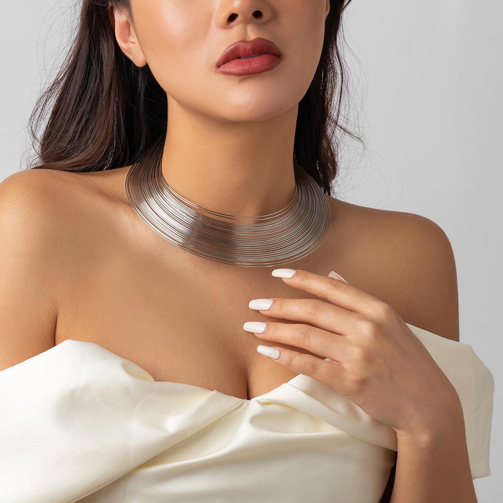 Übertriebene mehrschichtige Metalldraht-Torques Choker-Halskette für Frauen Punk Verstellbare offene Manschetten-Kette Grunge-Schmuck Steampunk Männer