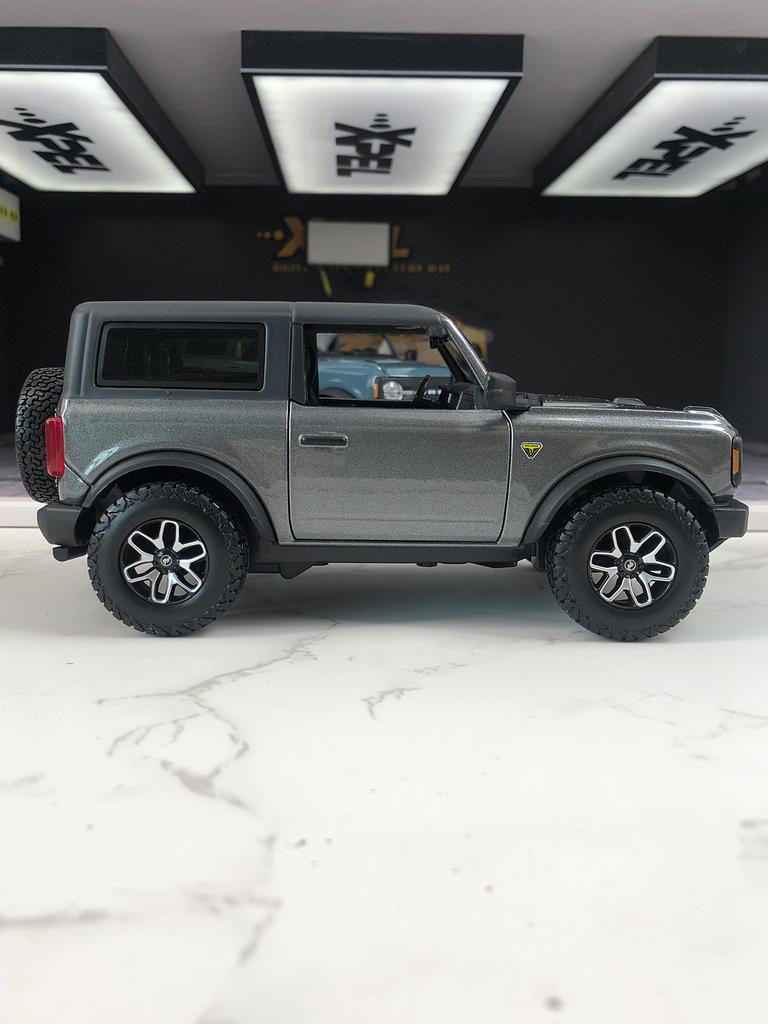 AJL1 Maisto 1:24 2021 Ford Bronco Badlands car model, zinc alloy metal decoration, collectible gift car