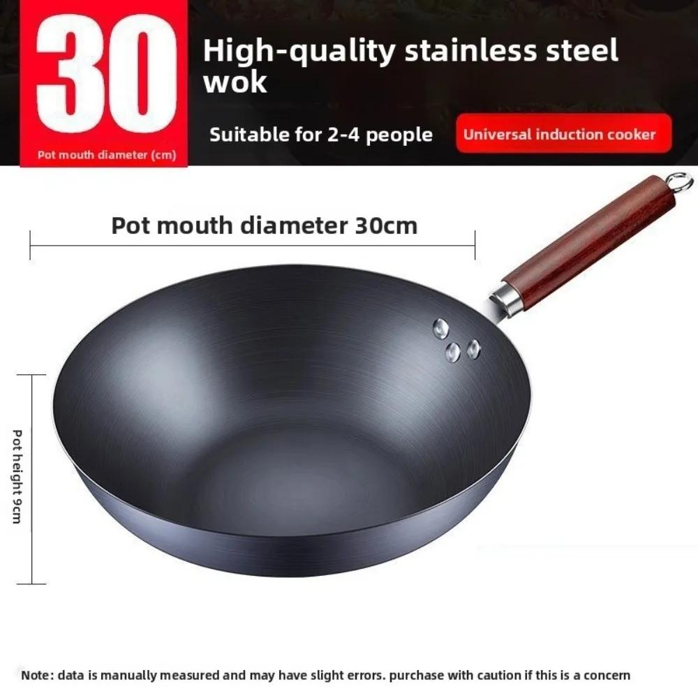 Seasoned Cast Iron Wok Pan Uncoated Non Stick Stir Fry Iron Pot Wooden Handle Rustproof Traditional Chinese Wok Restaurant