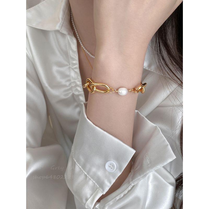 Natural Freshwater Pearl Metal Stacking Bracelets for Women, Autumn and Winter Vacation Style, Light Luxury, Exquisite and Fashionable Bracelets