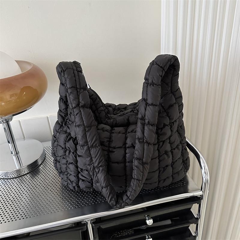 

Large Capacity Crossbody Down Tote Bag For Women Stylish Casual Cloud Design Soft Pu Material