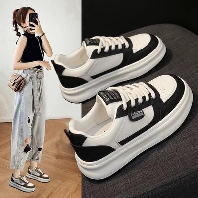Muffin Thick Soft Sole White Shoes 2025 Autumn New Sports and Leisure Versatile Board Shoes Explosion Increase Flat Baseplate Shoes