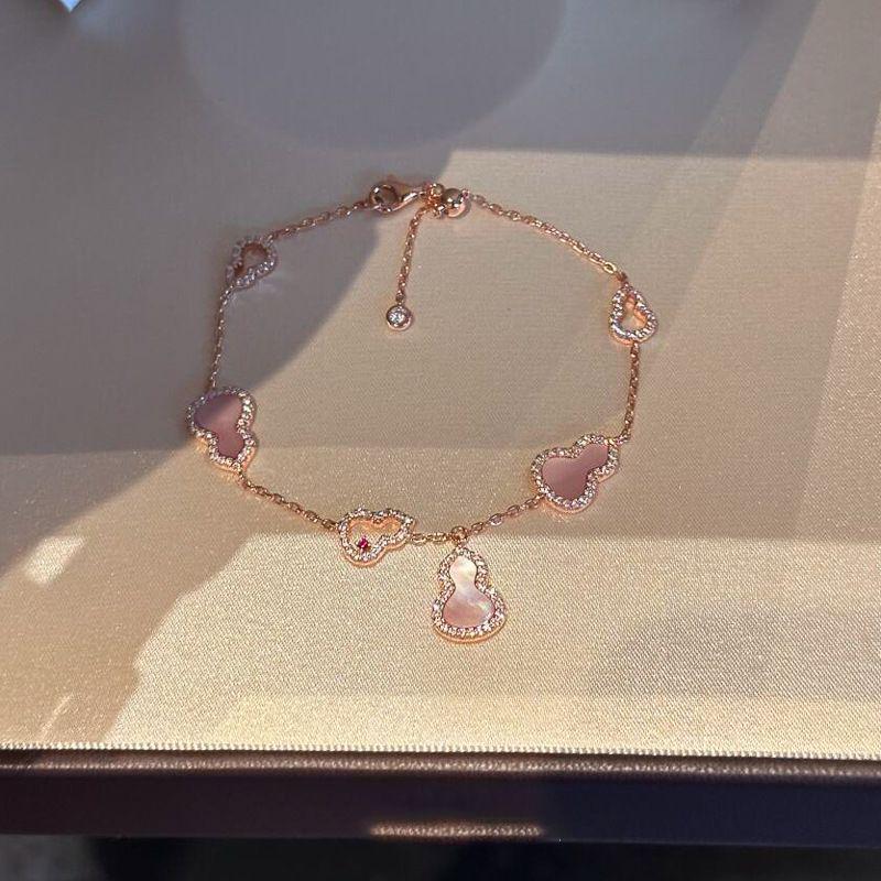 Colorful Zircon Square Buckle Bracelet: Elegant & Sweet Light Luxury Bangle for a High-End Fashion Touch