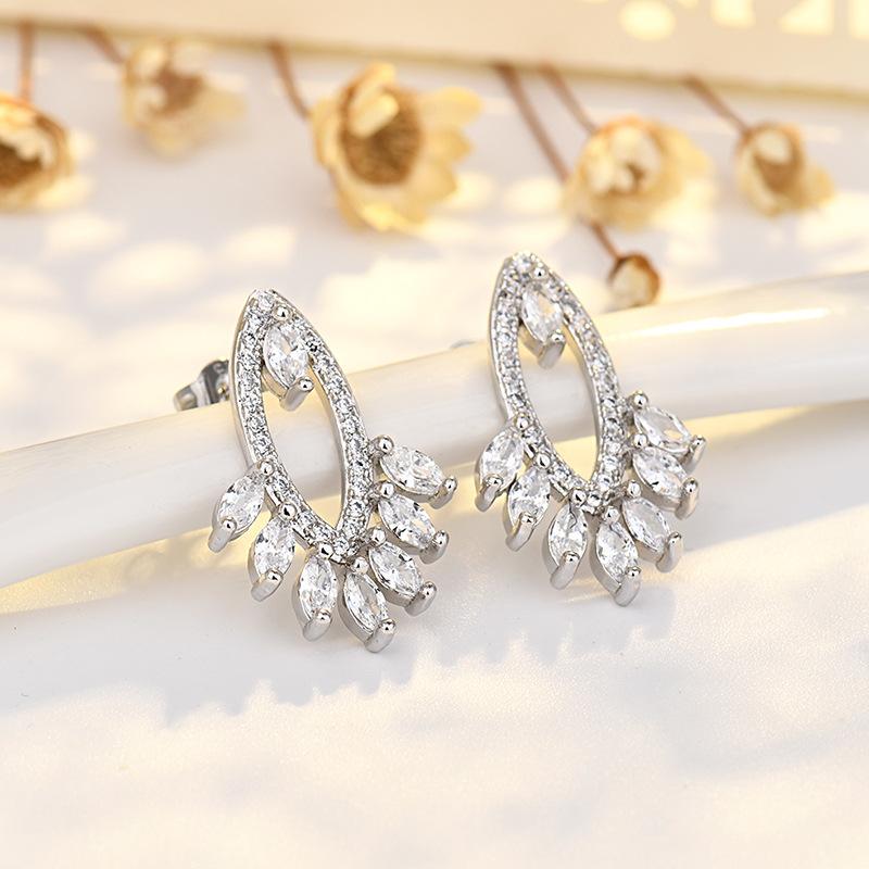 

Персонализированные Высококлассные Легкие Роскошные Геометрические Серьги-кисточки с Ракушкой для Женщин с Легкими Роскошными Циркониевыми Серьгами