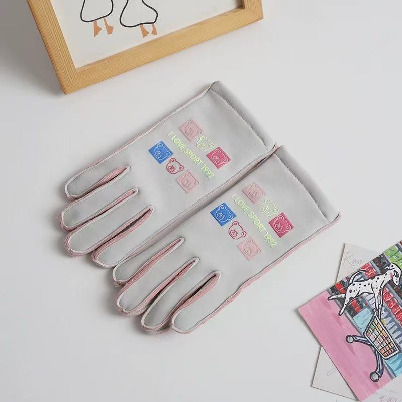 

New bear warm waterproof gloves women s autumn and winter velvet outdoor windproof waterproof cycling non-slip touch screen riding one size fits all