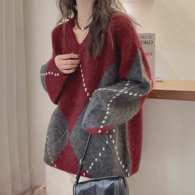 European Diamond Check Raccoon Fleece Sweater for Women - Autumn 2024 Collection, Loose Fit, Versatile and Trendy.