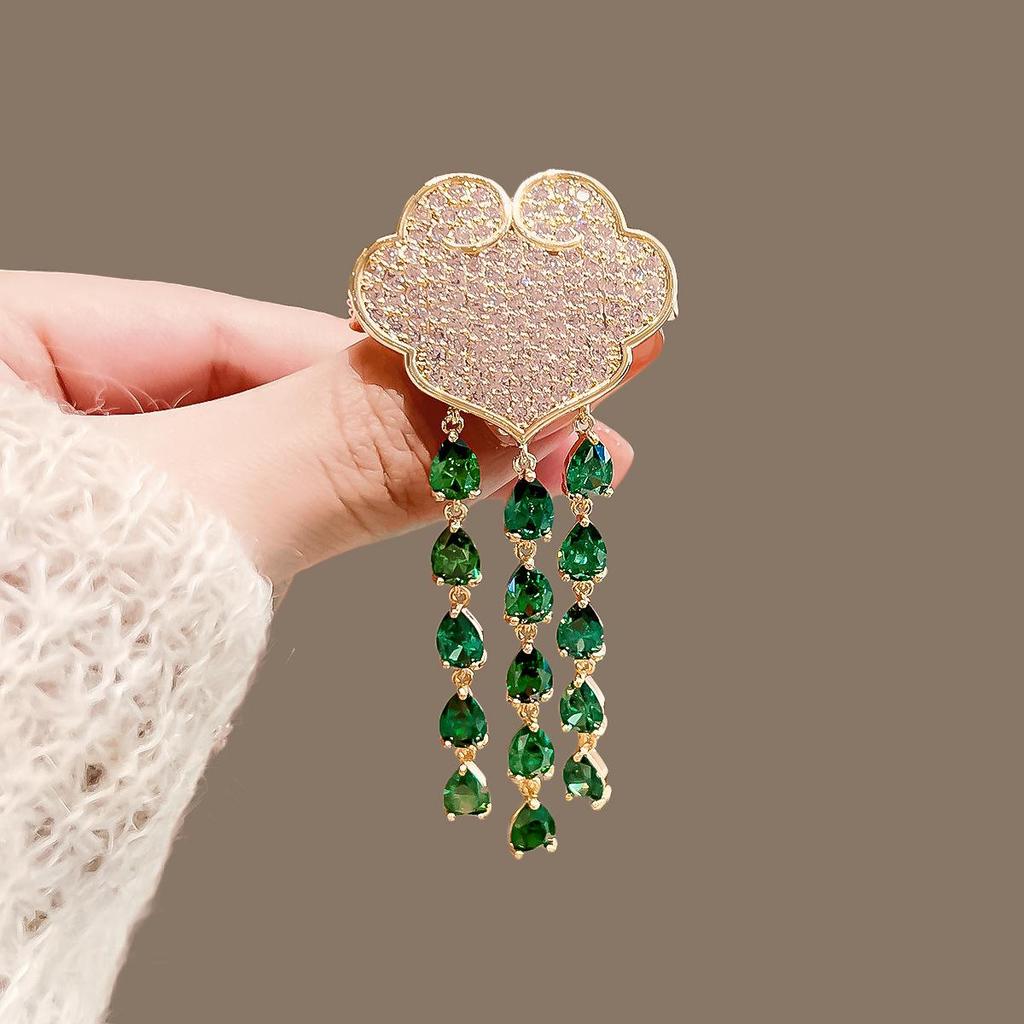 Elegant Alloy Brooch: Premium Niche Women's Versatile Corsage for Coats and Suits