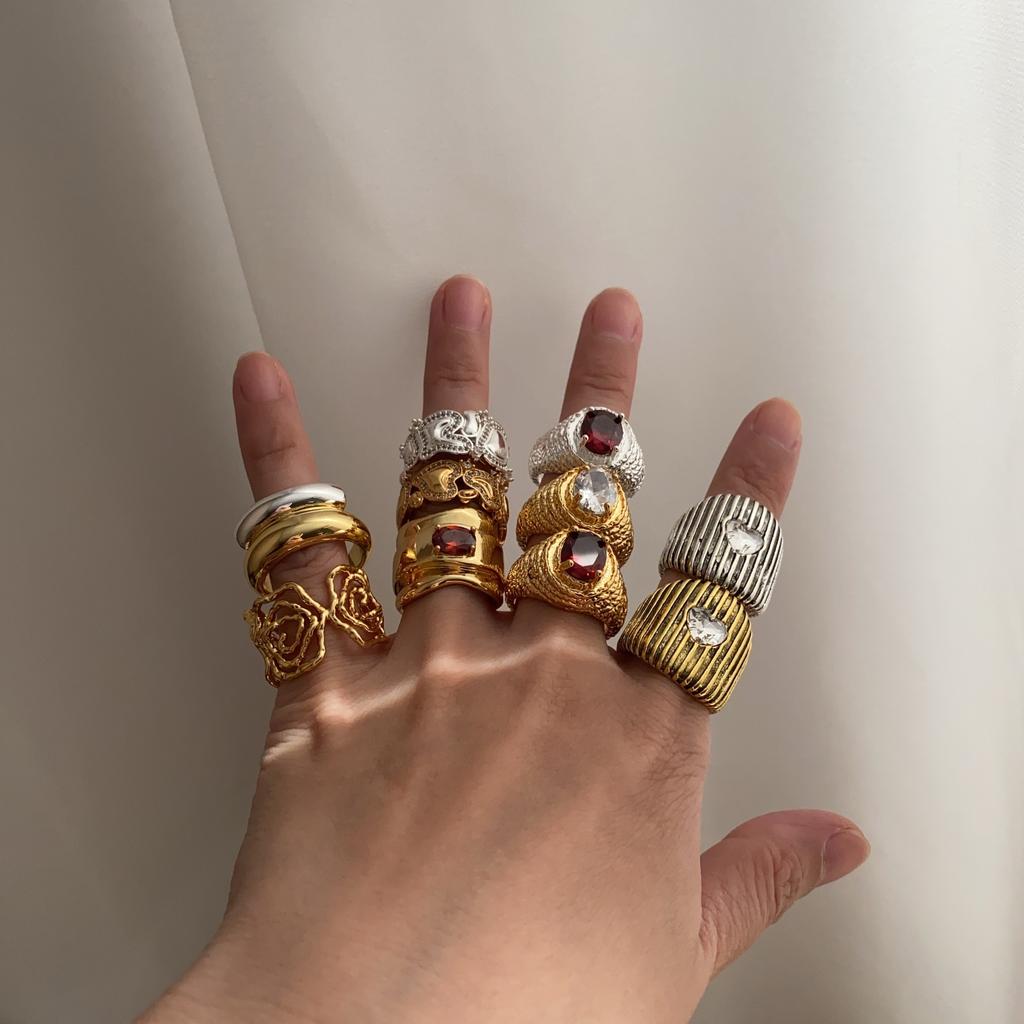 Princess Court Wind Yellow Gold Ring Niche Ring Dot Diamond Jewelry Premium Versatile Temperament Personality Ring