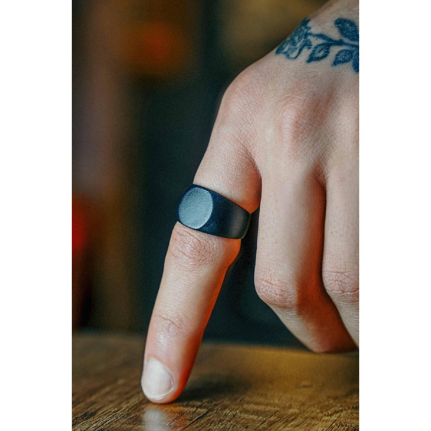 

Чоловіче матове чорне кільце Knight Model Regulable Ring