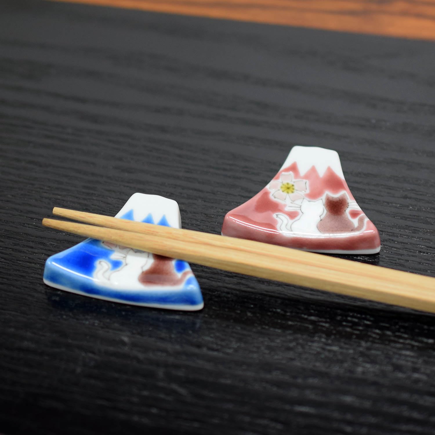 

Вадза но Кура: Стильная пара подставок для палочек Кутани, дизайн «Солнечная Фудзи», высококачественная керамика, сделано в Японии
