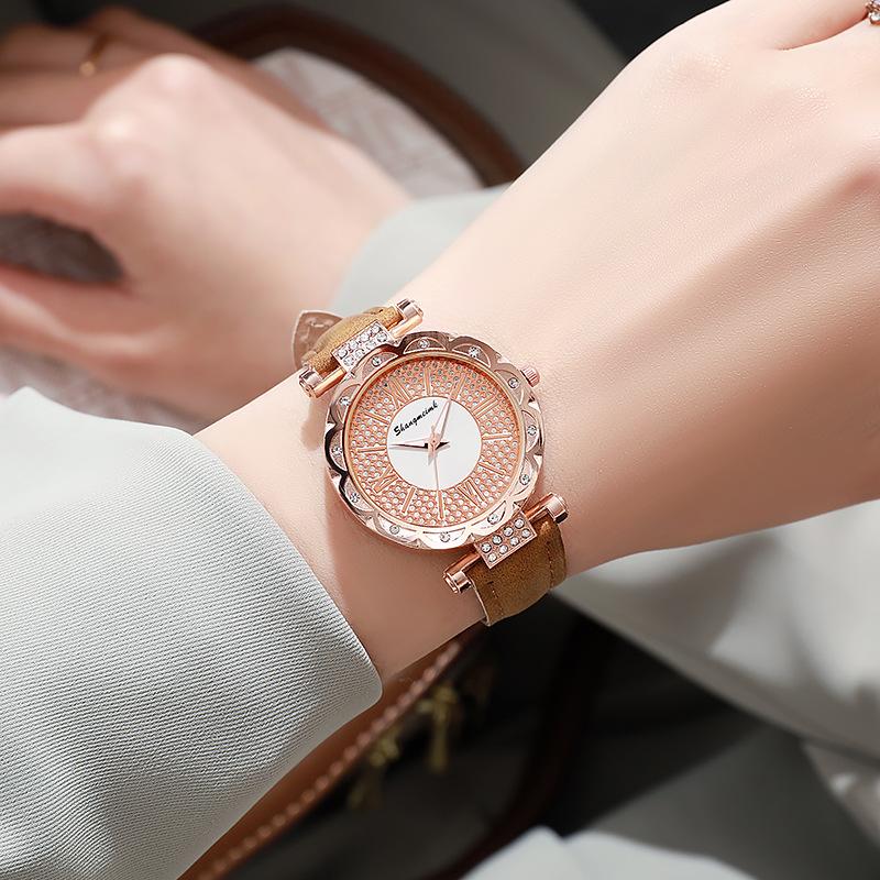 Damen Quarzuhr mit Strass-Zifferblatt und Lederarmband