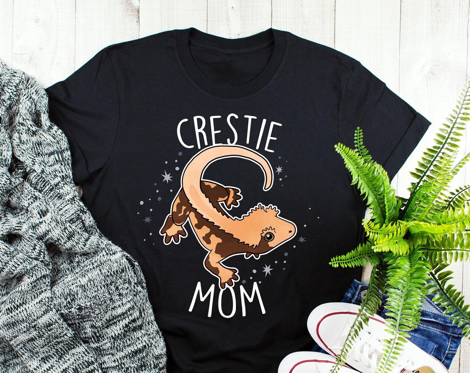 Crested Gecko Mom Shirt, Tshirt, Pet Reptile Lover Gift, Funny Lizard T-Shirt Cute Harlequin Crested Gecko Tee Crestie Mom 100