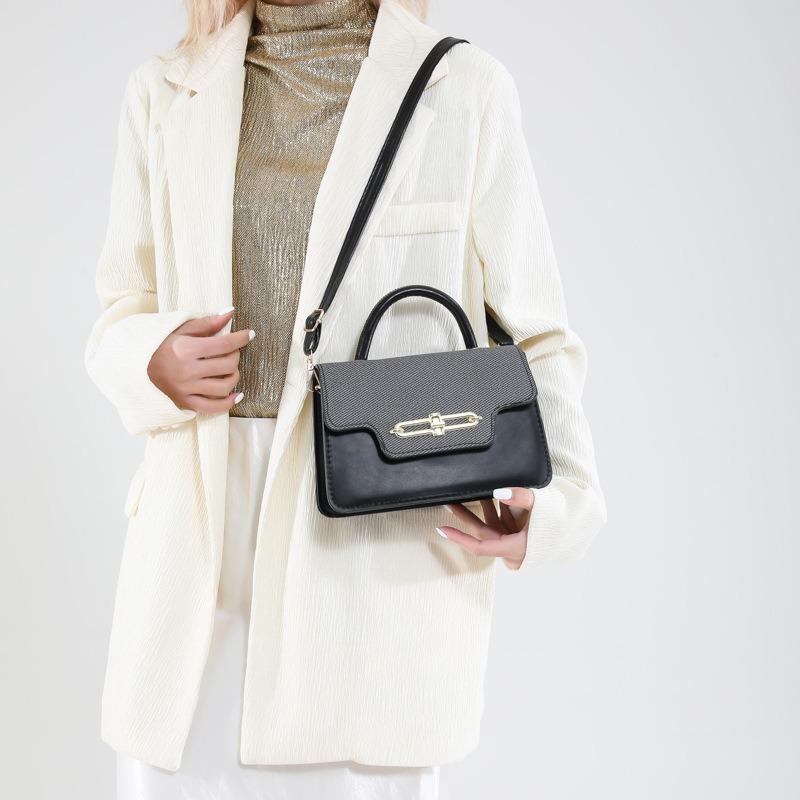 Spring New High-end Textured Small Square Bag Versatile Niche Design Fashionable Portable Messenger Shoulder Bag Women