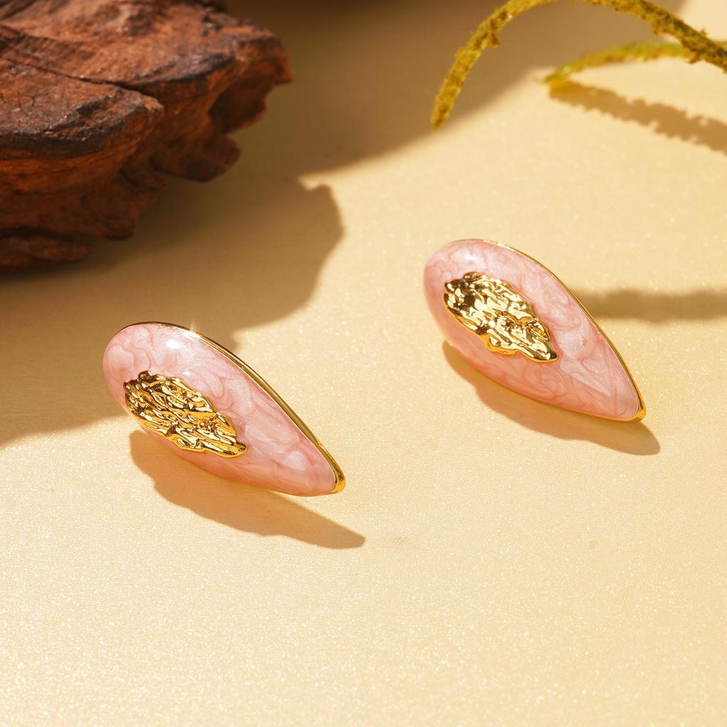 Simple temperament love light-colored earrings for women's 2026 new summer versatile