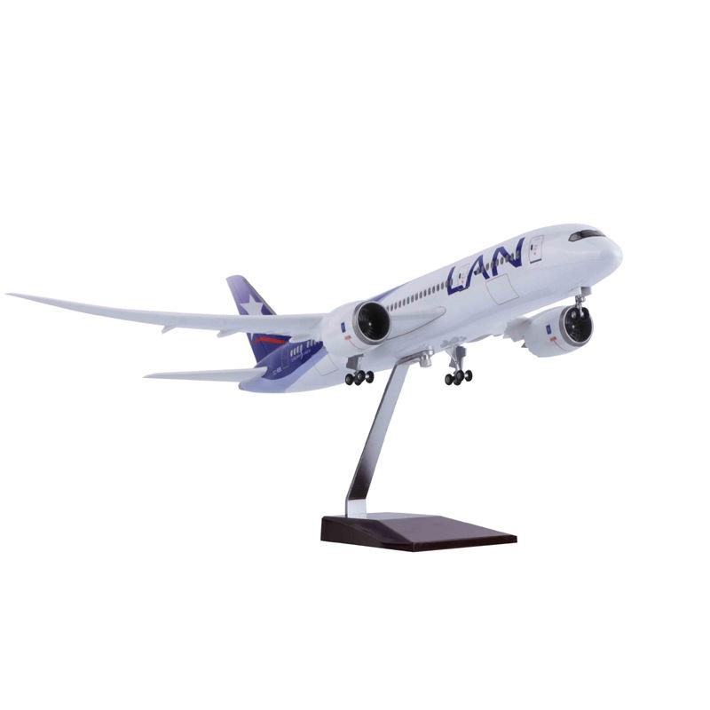 

B787 Chile LAN Airways Diecast Resin Model Plane With Light & Base 1:130 Scale Static Airplane Enthusiasts Gift Decor No light