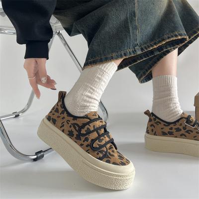 Mode Pendeln Höhe erhöhen Low-Top dicke Grundplatte Schuhe Damen 2025 neu Herbst und Winter vielseitige leichte Sport Canvas Schuhe
