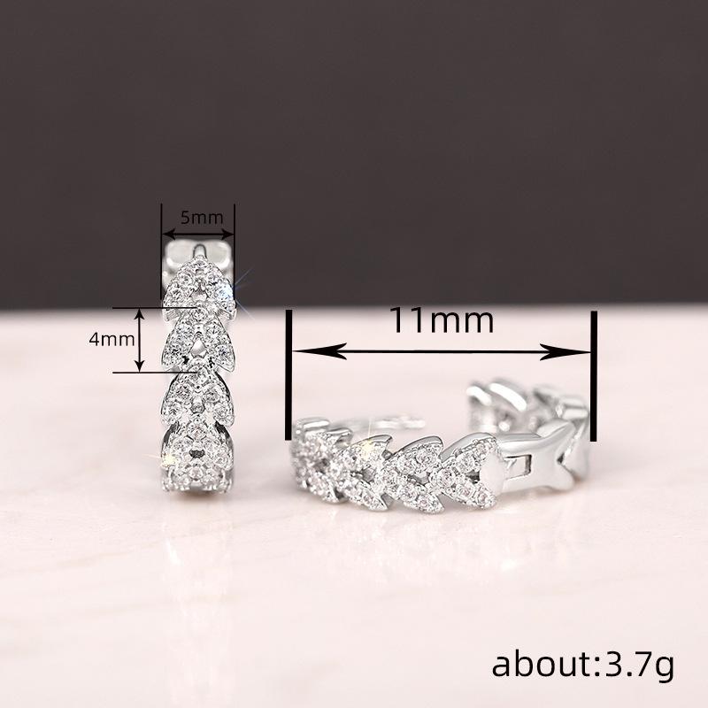 Women's Exquisite Leaf Earrings