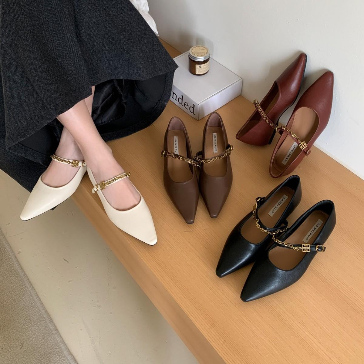 

Осень-зима 2025 новая модель, острый носок, толстый низкий каблук, неглубокий вырез, универсальные женские туфли Мэри Джейн для работы и повседневной носки 39 кофейный