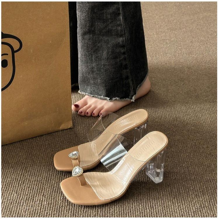 Beautiful slippers women's summer outer wear high-end low-heeled high-heeled shoes 2025 new temperament French small sandals one-word