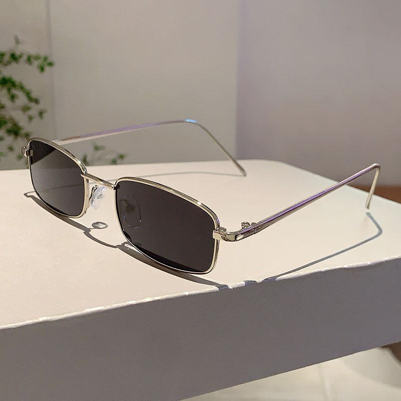 

GM LUMIAS Vintage Rectangle Sunglasses Men Fashion Retro Outdoor Shades Women New Trendy Brand Design Stylish Decor Sun Glasses as picture shows