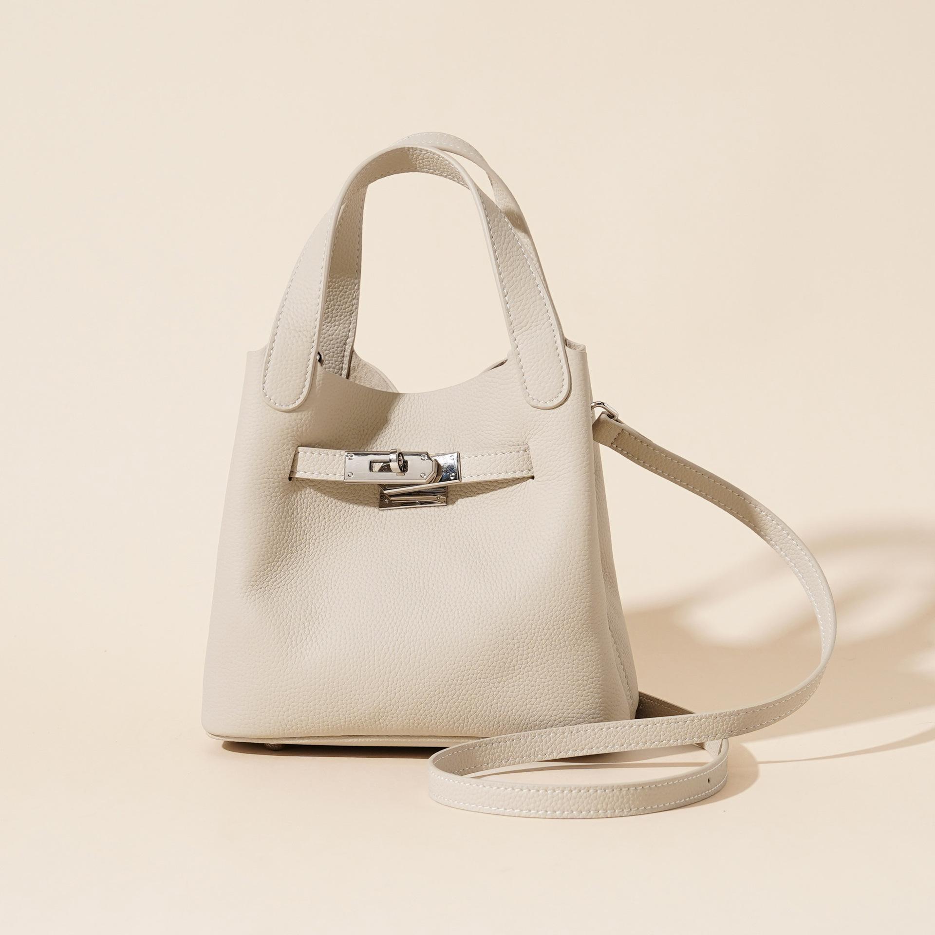 

New Leather Lychee Patterned Vegetable Basket Bag, One Shoulder Crossbody Bag, Armpit Bag, Bucket Bag, Commuting Fashionable Women s Bag 22.5*14*19.5cm білий