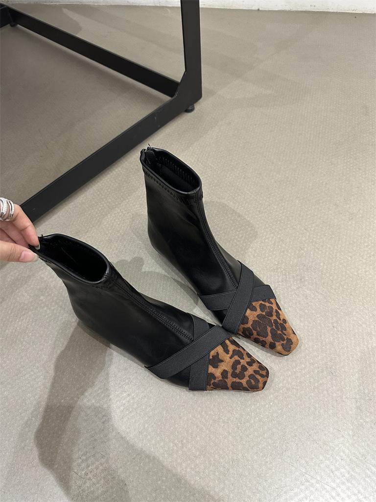 French retro niche leopard print short boots for women 2025 autumn and winter new boots French thin boots low heel short boots for women