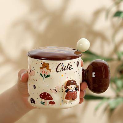 Caneca de cerâmica de desenho animado criativa de alto valor com tampa e colher para café de escritório xícara de café da manhã copo de água de nicho