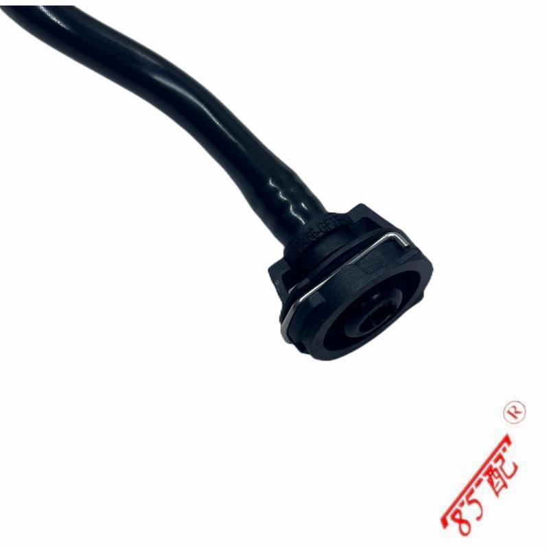 Car Auxiliary Kettle Water Pipe Radiator Hose 1665000875 A1665000875 Suitable For Mercedes Benz ML/GLE/GL/GLS