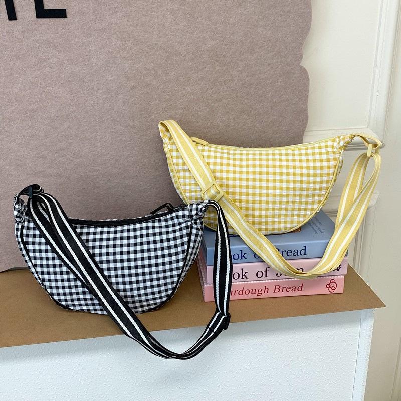 Retro Plaid Women's Dumpling Crossbody Handbag